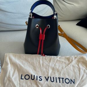 Louis Vuitton NoeNoe BB Epi Noir Safran bucket bag